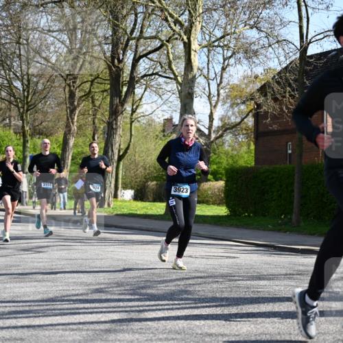 12.04.2026 - 45. Internationalen Wilhelmsburger Insellauf J. Mangold http://msf.ph/oto/9463246 12.04.2026 10:52:05 Ziel 4414, 5671, 4596, 4024, 5789, 3151, 3674, 3184, 3366, 3923, 3887, 3102, 3852, 2239, 2256, 2255, 2256, 2255, 5501, 5574, 4710, 4689, 4836, 3291, 5284, 3577, 2625, 4008, 3237, 5727 meine-sportfotos.de