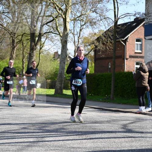 12.04.2026 - 45. Internationalen Wilhelmsburger Insellauf J. Mangold http://msf.ph/oto/9463253 12.04.2026 10:52:05 Ziel 4414, 5671, 4596, 4024, 5789, 3151, 3674, 3184, 3366, 3923, 3887, 3102, 3852, 2239, 2256, 2255, 2256, 2255, 5501, 5574, 4710, 4689, 4836, 3291, 5284, 3577, 2625, 4008, 3237, 5727 meine-sportfotos.de