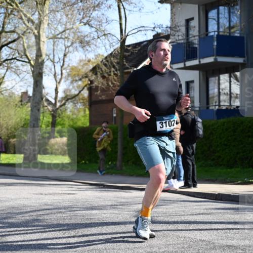 12.04.2026 - 45. Internationalen Wilhelmsburger Insellauf J. Mangold http://msf.ph/oto/9463286 12.04.2026 10:52:10 Ziel 4596, 4024, 5789, 3151, 3674, 3184, 3366, 3923, 3887, 3102, 3852, 2239, 2256, 2255, 5501, 5574, 4710, 4689, 4836, 3291, 5284, 3577, 2625, 4008, 3237, 5727 meine-sportfotos.de