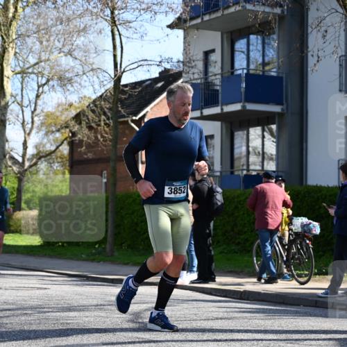 12.04.2026 - 45. Internationalen Wilhelmsburger Insellauf J. Mangold http://msf.ph/oto/9463291 12.04.2026 10:52:13 Ziel 5789, 3151, 3674, 3184, 3366, 3923, 3887, 3102, 3852, 2239, 2256, 2255, 5501, 5574, 4710, 4689, 4836, 3291, 5284, 3577, 2625, 4008, 4008, 3237, 5727, 2746, 2355 meine-sportfotos.de