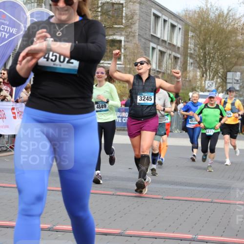 12.04.2026 - 45. Internationalen Wilhelmsburger Insellauf Strokosch-Dieckow http://msf.ph/oto/9463298 12.04.2026 13:16:49 Ziel 3220, 4502, 3897, 3245, 4849, 3195, 5275, 5269 meine-sportfotos.de