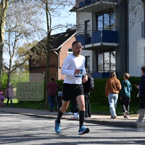 12.04.2026 - 45. Internationalen Wilhelmsburger Insellauf J. Mangold http://msf.ph/oto/9463309 12.04.2026 10:52:18 Ziel 3184, 3366, 3923, 3887, 3102, 3852, 2239, 2256, 2255, 5501, 5574, 4710, 4689, 4836, 3291, 3291, 5284, 3577, 2625, 4008, 3237, 5727, 2746, 2355, 5491, 3576 meine-sportfotos.de