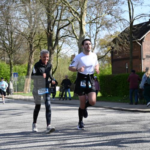 12.04.2026 - 45. Internationalen Wilhelmsburger Insellauf J. Mangold http://msf.ph/oto/9463313 12.04.2026 10:52:19 Ziel 3366, 3923, 3887, 3102, 3852, 2239, 2256, 2255, 5501, 5574, 4710, 4689, 4836, 3291, 5284, 3577, 2625, 4008, 3237, 5727, 2746, 2355, 5491, 3576 meine-sportfotos.de