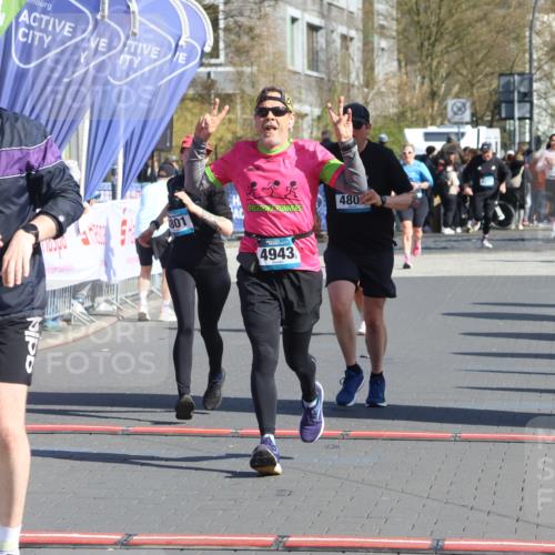 12.04.2026 - 45. Internationalen Wilhelmsburger Insellauf Strokosch-Dieckow http://msf.ph/oto/9463316 12.04.2026 10:53:36 Ziel 2162, 4943, 4801, 4802, 5544 meine-sportfotos.de