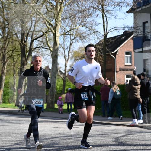 12.04.2026 - 45. Internationalen Wilhelmsburger Insellauf J. Mangold http://msf.ph/oto/9463318 12.04.2026 10:52:19 Ziel 3366, 3923, 3887, 3102, 3852, 2239, 2256, 2255, 5501, 5574, 4710, 4689, 4836, 3291, 5284, 3577, 2625, 4008, 3237, 5727, 2746, 2355, 5491, 3576 meine-sportfotos.de
