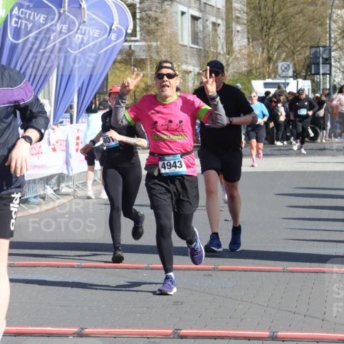 12.04.2026 - 45. Internationalen Wilhelmsburger Insellauf Strokosch-Dieckow http://msf.ph/oto/9463325 12.04.2026 10:53:36 Ziel 2162, 4943, 4801, 4802, 5544 meine-sportfotos.de