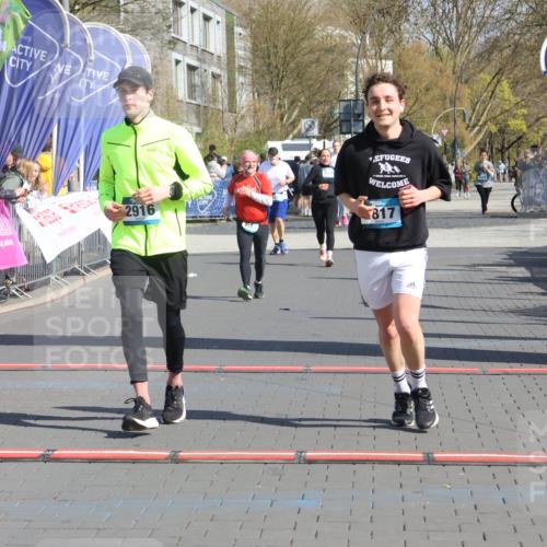 12.04.2026 - 45. Internationalen Wilhelmsburger Insellauf Strokosch-Dieckow http://msf.ph/oto/9463335 12.04.2026 11:12:29 Ziel 2817, 2916 meine-sportfotos.de
