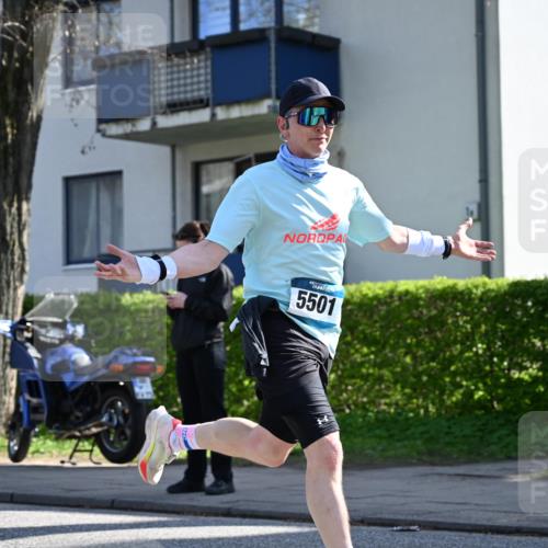 12.04.2026 - 45. Internationalen Wilhelmsburger Insellauf J. Mangold http://msf.ph/oto/9463348 12.04.2026 10:52:25 Ziel 3852, 2239, 2256, 2255, 5501, 5574, 4710, 4689, 4836, 3291, 5284, 3577, 2625, 4008, 4008, 3237, 5727, 2746, 2355, 2746, 2355, 5491, 3576, 4457, 2978, 2004 meine-sportfotos.de
