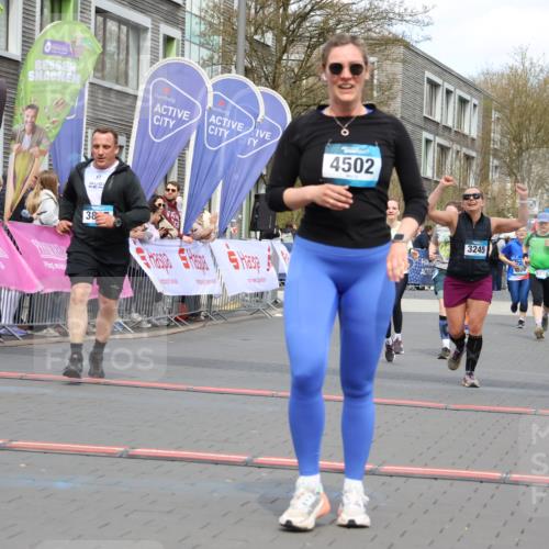 12.04.2026 - 45. Internationalen Wilhelmsburger Insellauf Strokosch-Dieckow http://msf.ph/oto/9463356 12.04.2026 13:16:48 Ziel 5261, 3220, 4502, 3897, 3245, 4849, 3195 meine-sportfotos.de