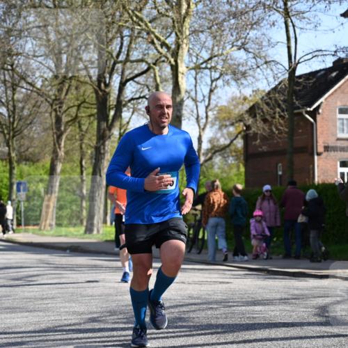 12.04.2026 - 45. Internationalen Wilhelmsburger Insellauf J. Mangold http://msf.ph/oto/9463360 12.04.2026 10:52:27 Ziel 3852, 2239, 2256, 2255, 5501, 5574, 4710, 4689, 4836, 3291, 5284, 3577, 2625, 4008, 3237, 5727, 2746, 2355, 5491, 3576, 4457, 2978, 2004 meine-sportfotos.de