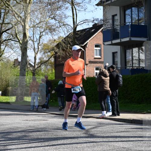 12.04.2026 - 45. Internationalen Wilhelmsburger Insellauf J. Mangold http://msf.ph/oto/9463377 12.04.2026 10:52:28 Ziel 3852, 2239, 2256, 2255, 5501, 5574, 4710, 4689, 4836, 3291, 5284, 3577, 2625, 4008, 3237, 5727, 5727, 2746, 2355, 5491, 3576, 4457, 2978, 2004 meine-sportfotos.de