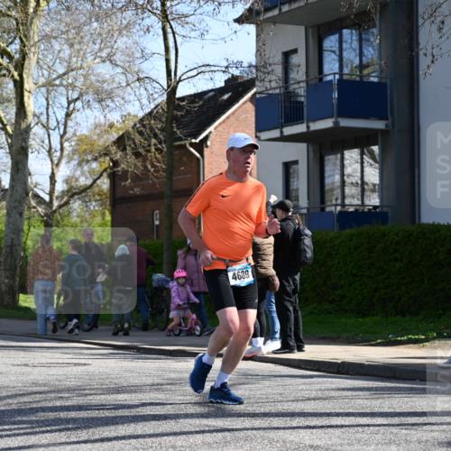 12.04.2026 - 45. Internationalen Wilhelmsburger Insellauf J. Mangold http://msf.ph/oto/9463380 12.04.2026 10:52:28 Ziel 3852, 2239, 2256, 2255, 5501, 5574, 4710, 4689, 4836, 3291, 5284, 3577, 2625, 4008, 3237, 5727, 5727, 2746, 2355, 5491, 3576, 4457, 2978, 2004 meine-sportfotos.de