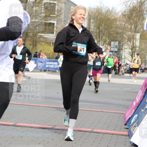 12.04.2026 - 45. Internationalen Wilhelmsburger Insellauf Strokosch-Dieckow http://msf.ph/oto/9463382 12.04.2026 13:16:45 Ziel 2849, 4808, 5261, 3220, 4502, 3897 meine-sportfotos.de