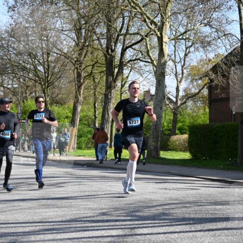 12.04.2026 - 45. Internationalen Wilhelmsburger Insellauf J. Mangold http://msf.ph/oto/9463400 12.04.2026 10:52:40 Ziel 3291, 5284, 3577, 2625, 4008, 3237, 5727, 2746, 2355, 5491, 3576, 4457, 2978, 2004, 2162, 4943, 4801, 4802, 5544, 4499 meine-sportfotos.de