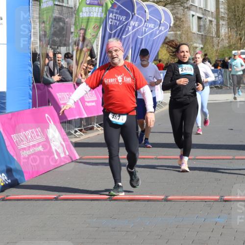 12.04.2026 - 45. Internationalen Wilhelmsburger Insellauf Strokosch-Dieckow http://msf.ph/oto/9463401 12.04.2026 11:12:37 Ziel 4971, 2489, 3844, 5741, 2668 meine-sportfotos.de
