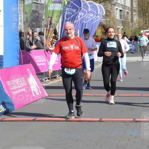 12.04.2026 - 45. Internationalen Wilhelmsburger Insellauf Strokosch-Dieckow http://msf.ph/oto/9463410 12.04.2026 11:12:37 Ziel 4971, 2489, 3844, 5741, 2668 meine-sportfotos.de