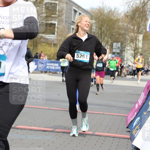 12.04.2026 - 45. Internationalen Wilhelmsburger Insellauf Strokosch-Dieckow http://msf.ph/oto/9463414 12.04.2026 13:16:45 Ziel 2849, 4808, 5261, 3220, 4502, 3897 meine-sportfotos.de