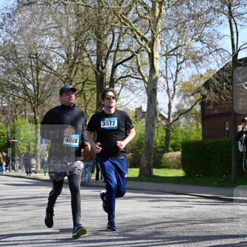 12.04.2026 - 45. Internationalen Wilhelmsburger Insellauf J. Mangold http://msf.ph/oto/9463417 12.04.2026 10:52:42 Ziel 3291, 5284, 3577, 2625, 4008, 3237, 5727, 2746, 2355, 5491, 3576, 3576, 4457, 2978, 2004, 2162, 4943, 4801, 4802, 5544, 4499, 4277, 2600, 5490, 5576 meine-sportfotos.de