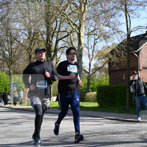 12.04.2026 - 45. Internationalen Wilhelmsburger Insellauf J. Mangold http://msf.ph/oto/9463421 12.04.2026 10:52:42 Ziel 3291, 5284, 3577, 2625, 4008, 3237, 5727, 2746, 2355, 5491, 3576, 3576, 4457, 2978, 2004, 2162, 4943, 4801, 4802, 5544, 4499, 4277, 2600, 5490, 5576 meine-sportfotos.de
