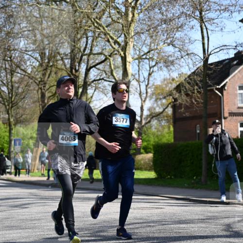 12.04.2026 - 45. Internationalen Wilhelmsburger Insellauf J. Mangold http://msf.ph/oto/9463423 12.04.2026 10:52:42 Ziel 3291, 5284, 3577, 2625, 4008, 3237, 5727, 2746, 2355, 5491, 3576, 3576, 4457, 2978, 2004, 2162, 4943, 4801, 4802, 5544, 4499, 4277, 2600, 5490, 5576 meine-sportfotos.de