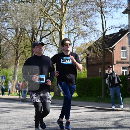 12.04.2026 - 45. Internationalen Wilhelmsburger Insellauf J. Mangold http://msf.ph/oto/9463427 12.04.2026 10:52:42 Ziel 3291, 5284, 3577, 2625, 4008, 3237, 5727, 2746, 2355, 5491, 3576, 3576, 4457, 2978, 2004, 2162, 4943, 4801, 4802, 5544, 4499, 4277, 2600, 5490, 5576 meine-sportfotos.de
