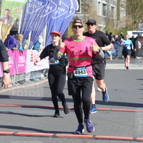 12.04.2026 - 45. Internationalen Wilhelmsburger Insellauf Strokosch-Dieckow http://msf.ph/oto/9463440 12.04.2026 10:53:37 Ziel 2162, 4943, 4801, 4802, 5544 meine-sportfotos.de