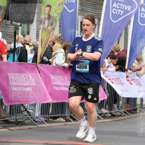 12.04.2026 - 45. Internationalen Wilhelmsburger Insellauf Strokosch-Dieckow http://msf.ph/oto/9463444 12.04.2026 13:16:43 Ziel 4132, 2849, 4808, 5261, 3220, 4502 meine-sportfotos.de
