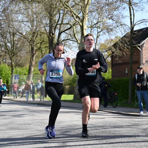 12.04.2026 - 45. Internationalen Wilhelmsburger Insellauf J. Mangold http://msf.ph/oto/9463446 12.04.2026 10:52:47 Ziel 3577, 2625, 4008, 3237, 5727, 2746, 2355, 5491, 3576, 4457, 2978, 2978, 2004, 2162, 4943, 4801, 4802, 5544, 4499, 4277, 2600, 5490, 5576 meine-sportfotos.de