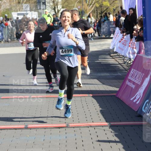 12.04.2026 - 45. Internationalen Wilhelmsburger Insellauf Strokosch-Dieckow http://msf.ph/oto/9463457 12.04.2026 10:53:43 Ziel 5544, 4499, 4277, 2600, 5490, 5576 meine-sportfotos.de