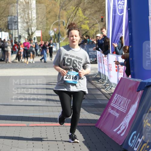 12.04.2026 - 45. Internationalen Wilhelmsburger Insellauf Strokosch-Dieckow http://msf.ph/oto/9463464 12.04.2026 11:12:42 Ziel 5741, 2668, 2816, 2918, 3589 meine-sportfotos.de