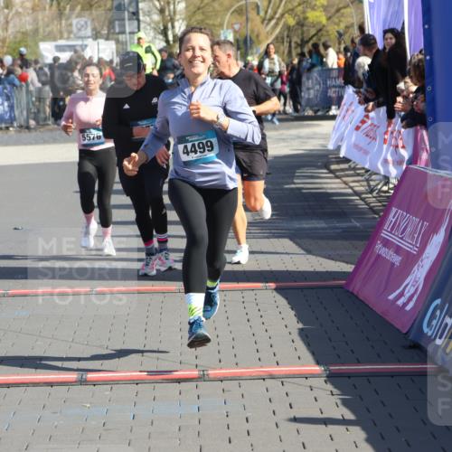 12.04.2026 - 45. Internationalen Wilhelmsburger Insellauf Strokosch-Dieckow http://msf.ph/oto/9463468 12.04.2026 10:53:43 Ziel 5544, 4499, 4277, 2600, 5490, 5576 meine-sportfotos.de