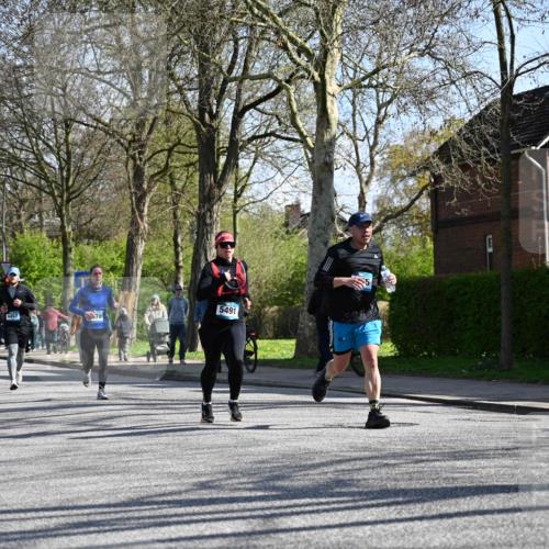 12.04.2026 - 45. Internationalen Wilhelmsburger Insellauf J. Mangold http://msf.ph/oto/9463472 12.04.2026 10:52:54 Ziel 2746, 2355, 5491, 3576, 4457, 2978, 2004, 2162, 4943, 4801, 4802, 5544, 4499, 4277, 2600, 5490, 5576, 5576, 5614, 4750, 2593, 2834 meine-sportfotos.de