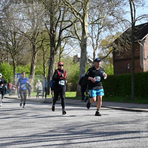 12.04.2026 - 45. Internationalen Wilhelmsburger Insellauf J. Mangold http://msf.ph/oto/9463474 12.04.2026 10:52:54 Ziel 2746, 2355, 5491, 3576, 4457, 2978, 2004, 2162, 4943, 4801, 4802, 5544, 4499, 4277, 2600, 5490, 5576, 5576, 5614, 4750, 2593, 2834 meine-sportfotos.de
