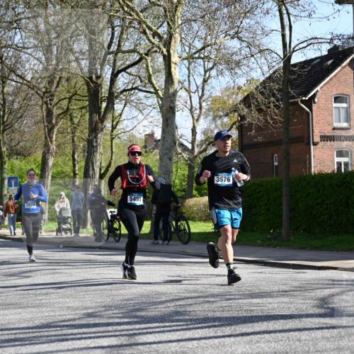 12.04.2026 - 45. Internationalen Wilhelmsburger Insellauf J. Mangold http://msf.ph/oto/9463479 12.04.2026 10:52:54 Ziel 2746, 2355, 5491, 3576, 4457, 2978, 2004, 2162, 4943, 4801, 4802, 5544, 4499, 4277, 2600, 5490, 5576, 5576, 5614, 4750, 2593, 2834 meine-sportfotos.de