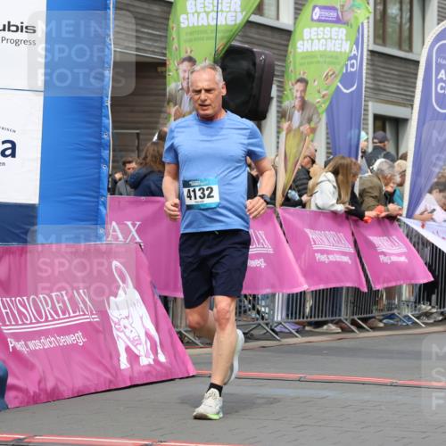 12.04.2026 - 45. Internationalen Wilhelmsburger Insellauf Strokosch-Dieckow http://msf.ph/oto/9463485 12.04.2026 13:16:41 Ziel 4132, 2849, 4808, 5261, 3220, 4502 meine-sportfotos.de