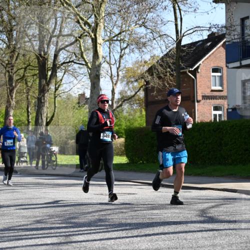 12.04.2026 - 45. Internationalen Wilhelmsburger Insellauf J. Mangold http://msf.ph/oto/9463486 12.04.2026 10:52:55 Ziel 2746, 2355, 5491, 3576, 4457, 2978, 2004, 2162, 2162, 4943, 4801, 4802, 5544, 4499, 4277, 2600, 5490, 5576, 5614, 4750, 2593, 2834 meine-sportfotos.de