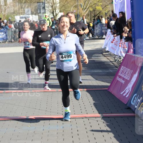 12.04.2026 - 45. Internationalen Wilhelmsburger Insellauf Strokosch-Dieckow http://msf.ph/oto/9463498 12.04.2026 10:53:44 Ziel 5544, 4499, 4277, 2600, 5490, 5576 meine-sportfotos.de