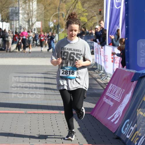 12.04.2026 - 45. Internationalen Wilhelmsburger Insellauf Strokosch-Dieckow http://msf.ph/oto/9463508 12.04.2026 11:12:43 Ziel 5741, 2668, 2816, 2918, 3589 meine-sportfotos.de