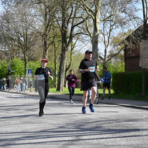 12.04.2026 - 45. Internationalen Wilhelmsburger Insellauf J. Mangold http://msf.ph/oto/9463527 12.04.2026 10:53:09 Ziel 4457, 2978, 2004, 2162, 4943, 4801, 4802, 5544, 4499, 4277, 2600, 5490, 5576, 5614, 4750, 2593, 2834, 2554, 5617, 5617, 5650, 4338 meine-sportfotos.de