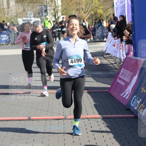 12.04.2026 - 45. Internationalen Wilhelmsburger Insellauf Strokosch-Dieckow http://msf.ph/oto/9463529 12.04.2026 10:53:44 Ziel 5544, 4499, 4277, 2600, 5490, 5576 meine-sportfotos.de