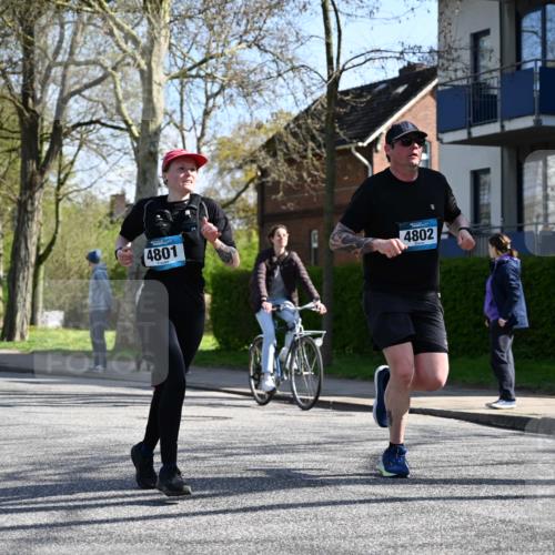 12.04.2026 - 45. Internationalen Wilhelmsburger Insellauf J. Mangold http://msf.ph/oto/9463545 12.04.2026 10:53:10 Ziel 4457, 2978, 2004, 2162, 4943, 4801, 4802, 5544, 4499, 4277, 2600, 5490, 5576, 5614, 4750, 2593, 2834, 2554, 5617, 5650, 4338 meine-sportfotos.de