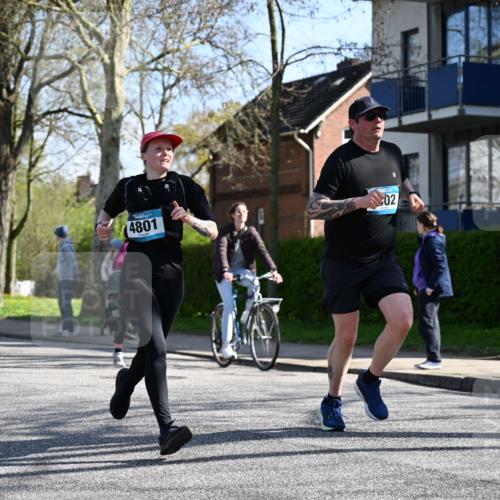 12.04.2026 - 45. Internationalen Wilhelmsburger Insellauf J. Mangold http://msf.ph/oto/9463546 12.04.2026 10:53:10 Ziel 4457, 2978, 2004, 2162, 4943, 4801, 4802, 5544, 4499, 4277, 2600, 5490, 5576, 5614, 4750, 2593, 2834, 2554, 5617, 5650, 4338 meine-sportfotos.de