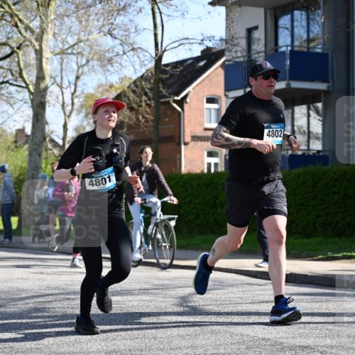 12.04.2026 - 45. Internationalen Wilhelmsburger Insellauf J. Mangold http://msf.ph/oto/9463549 12.04.2026 10:53:10 Ziel 4457, 2978, 2004, 2162, 4943, 4801, 4802, 5544, 4499, 4277, 2600, 5490, 5576, 5614, 4750, 2593, 2834, 2554, 5617, 5650, 4338 meine-sportfotos.de