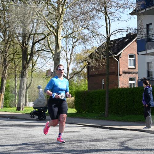12.04.2026 - 45. Internationalen Wilhelmsburger Insellauf J. Mangold http://msf.ph/oto/9463557 12.04.2026 10:53:14 Ziel 2162, 4943, 4801, 4802, 5544, 4499, 4277, 2600, 5490, 5576, 5614, 4750, 5614, 4750, 2593, 2834, 2554, 5617, 5650, 4338, 5406 meine-sportfotos.de