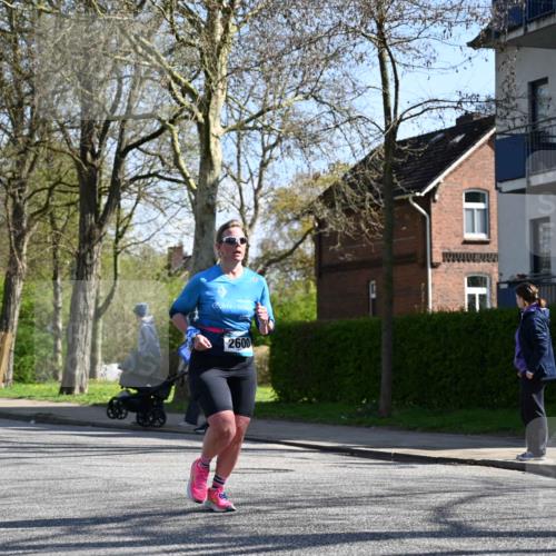 12.04.2026 - 45. Internationalen Wilhelmsburger Insellauf J. Mangold http://msf.ph/oto/9463558 12.04.2026 10:53:14 Ziel 2162, 4943, 4801, 4802, 5544, 4499, 4277, 2600, 5490, 5576, 5614, 4750, 5614, 4750, 2593, 2834, 2554, 5617, 5650, 4338, 5406 meine-sportfotos.de