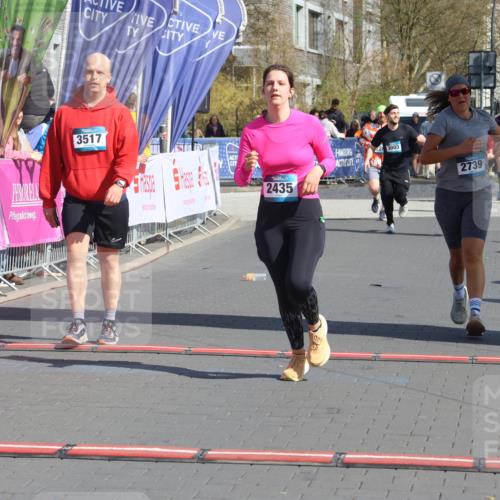 12.04.2026 - 45. Internationalen Wilhelmsburger Insellauf Strokosch-Dieckow http://msf.ph/oto/9463572 12.04.2026 11:12:59 Ziel 2435, 3517, 2739 meine-sportfotos.de
