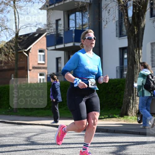 12.04.2026 - 45. Internationalen Wilhelmsburger Insellauf J. Mangold http://msf.ph/oto/9463575 12.04.2026 10:53:16 Ziel 2162, 4943, 4801, 4802, 5544, 4499, 4277, 2600, 5490, 5576, 5614, 4750, 2593, 2593, 2834, 2554, 5617, 5650, 4338, 5406 meine-sportfotos.de