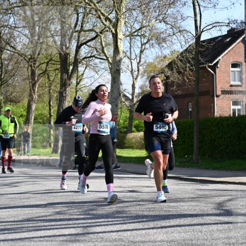 12.04.2026 - 45. Internationalen Wilhelmsburger Insellauf J. Mangold http://msf.ph/oto/9463576 12.04.2026 10:53:17 Ziel 2162, 4943, 4801, 4802, 5544, 4499, 4277, 2600, 5490, 5576, 5614, 4750, 2593, 2834, 2554, 5617, 5650, 4338, 5406, 2368 meine-sportfotos.de