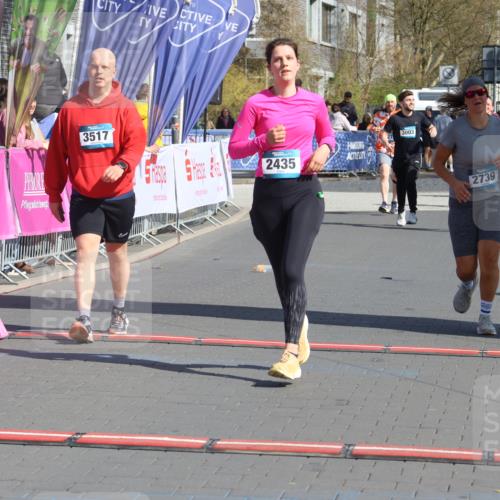 12.04.2026 - 45. Internationalen Wilhelmsburger Insellauf Strokosch-Dieckow http://msf.ph/oto/9463589 12.04.2026 11:12:59 Ziel 2435, 3517, 2739 meine-sportfotos.de