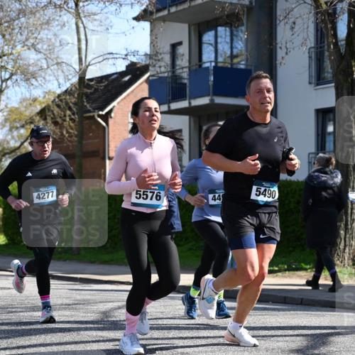 12.04.2026 - 45. Internationalen Wilhelmsburger Insellauf J. Mangold http://msf.ph/oto/9463598 12.04.2026 10:53:19 Ziel 2162, 4943, 4801, 4802, 5544, 4499, 4277, 2600, 5490, 5576, 5614, 4750, 2593, 2834, 2554, 5617, 5650, 4338, 5406, 2368, 5347, 3399 meine-sportfotos.de